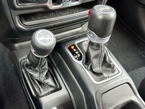 Used 2023 Jeep Wrangler Unlimited Sahara w/ Cold Weather Group image 19