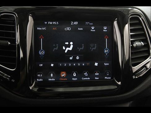 Used 2019 Jeep Compass Limited AWD/4WD image 10