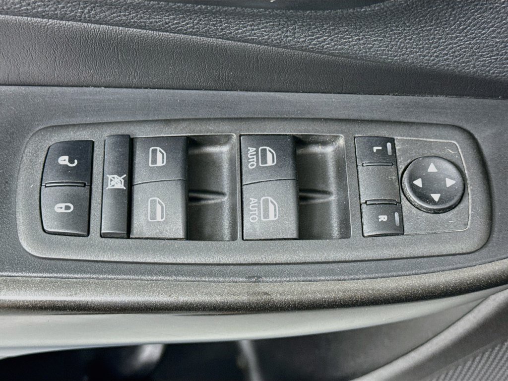 Used 2022 Jeep Cherokee Trailhawk w/ Comfort/Convenience Group AWD/4WD image 20