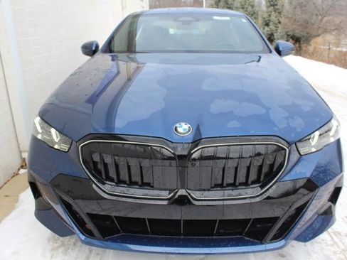 New 2025 BMW 530i xDrive w/ M Sport Package image 3