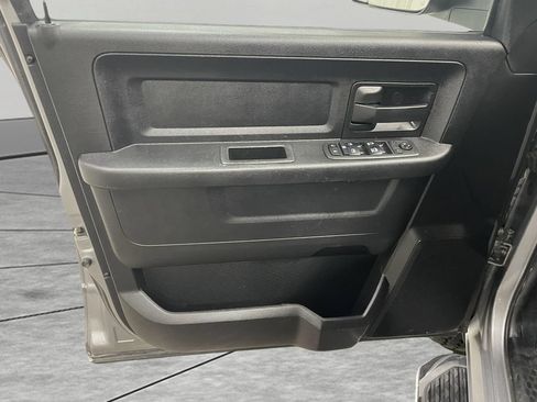 Used 2021 RAM 2500 Tradesman w/ Chrome Appearance Group AWD/4WD image 9