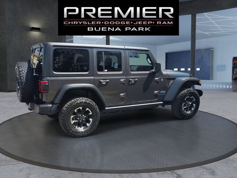 Used 2025 Jeep Wrangler Unlimited Rubicon 4xe w/ Convenience Group image 8
