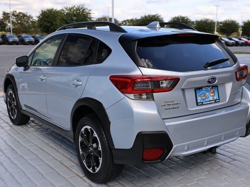 Used 2023 Subaru Crosstrek 2.0i Premium image 3