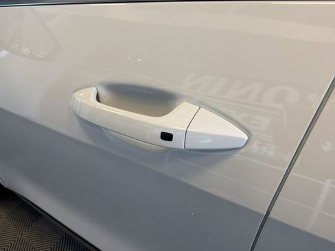 New 2026 Kia Sportage EX image 8