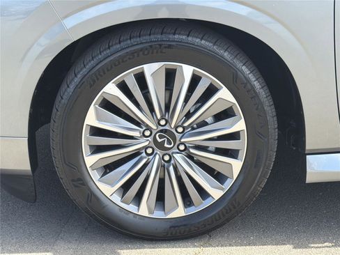 Used 2025 INFINITI QX80 Sensory AWD/4WD image 44