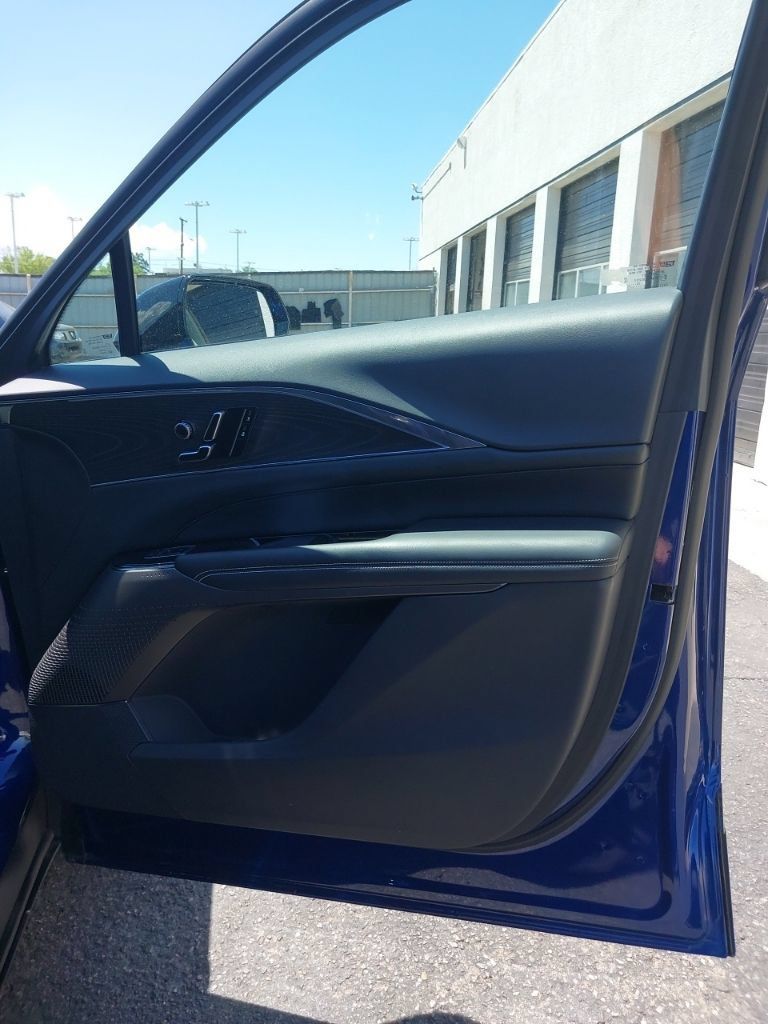 Used 2024 Cadillac Lyriq Luxury RWD image 12