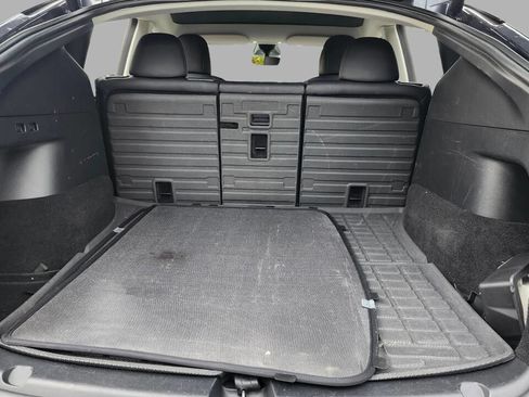 Used 2022 Tesla Model Y Long Range image 7