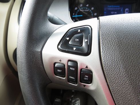 Used 2013 Ford Taurus SE image 21