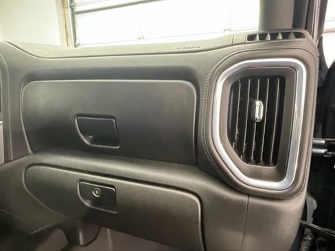 Used 2021 Chevrolet Silverado 1500 LT image 11