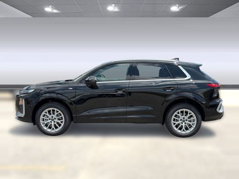 New 2026 Audi Q3 quattro 2.0T AWD/4WD image 2