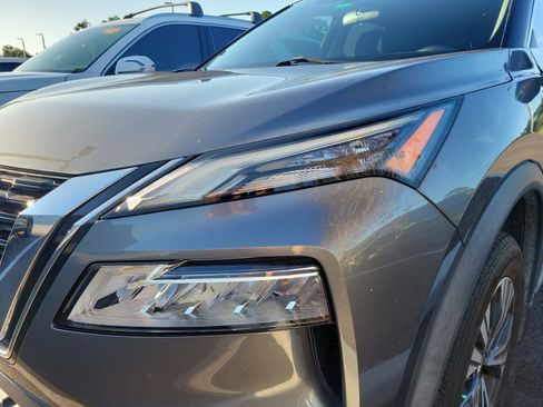 Used 2021 Nissan Rogue SV FWD image 5