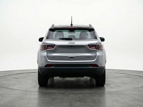 Used 2025 Jeep Compass Limited AWD/4WD image 7