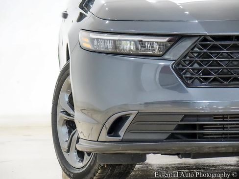 Used 2023 Honda Accord EX image 6