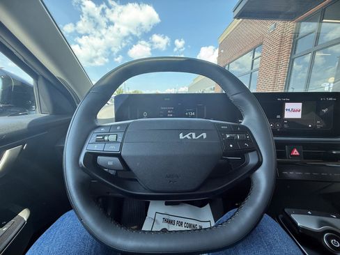Used 2025 Kia EV6 Light RWD image 12