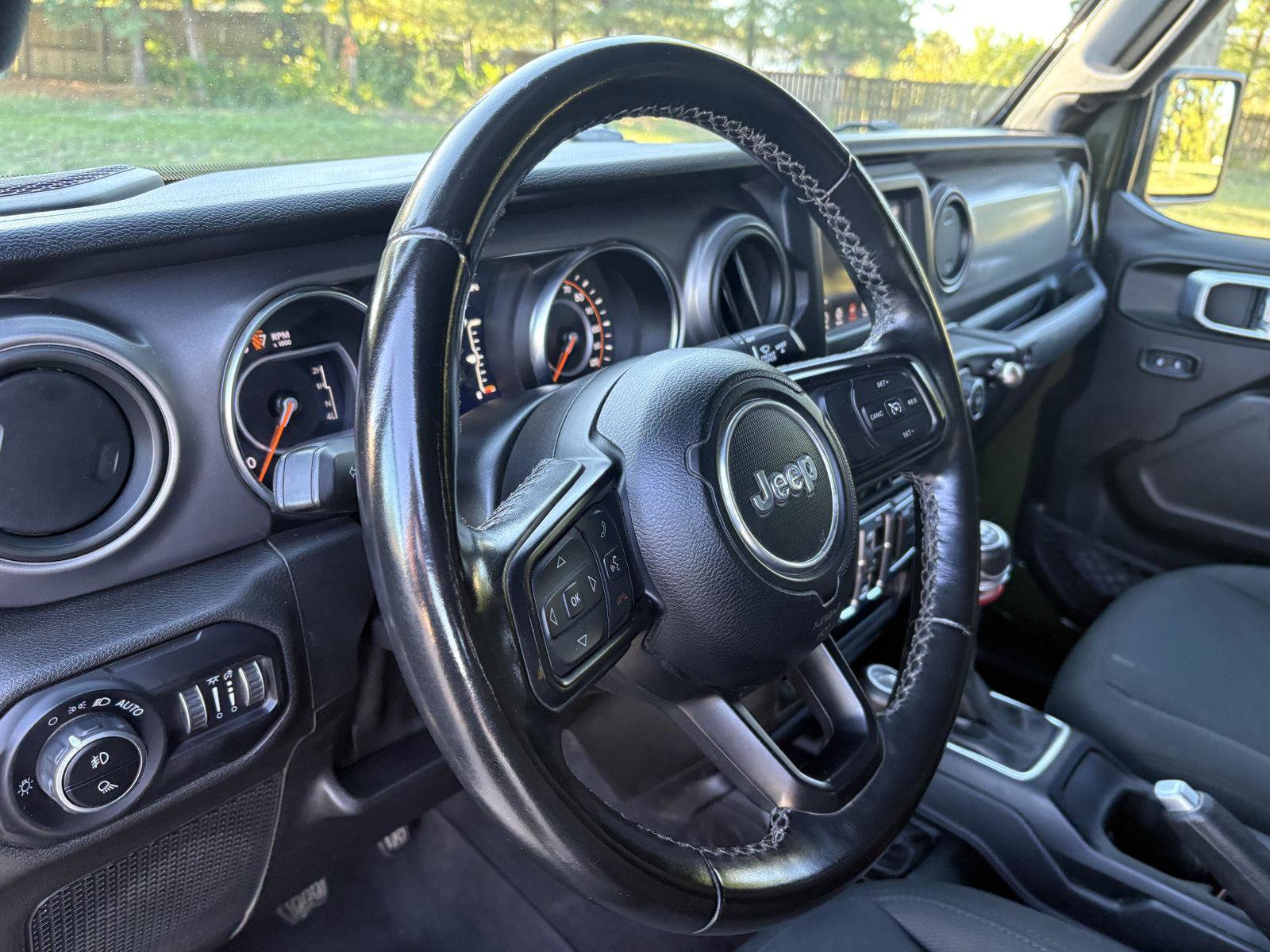 Used 2021 Jeep Gladiator Sport AWD/4WD image 6