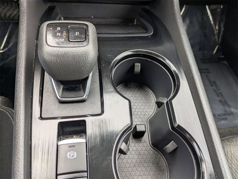 Used 2024 Nissan Rogue SV image 24