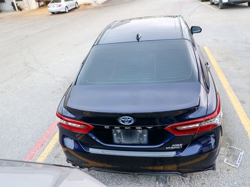 Used 2022 Toyota Camry XSE w/ Cold Weather Package image 9