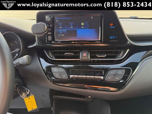 Used 2018 Toyota C-HR XLE image 23