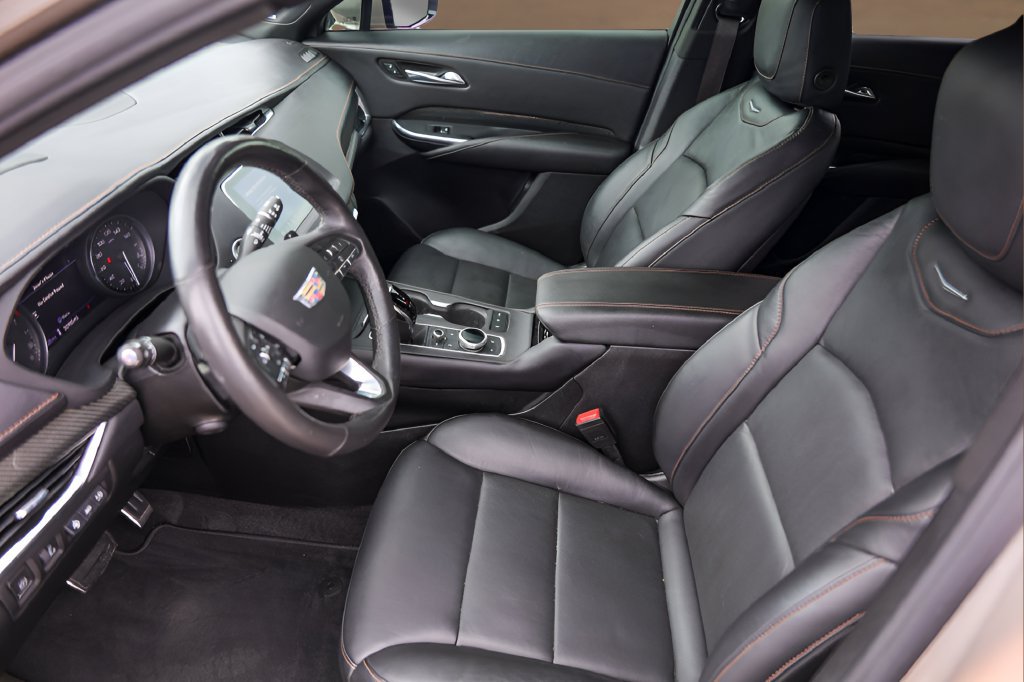 Certified 2023 Cadillac XT4 Sport FWD image 9