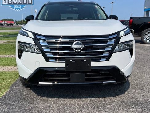 Used 2024 Nissan Rogue Platinum AWD/4WD image 3