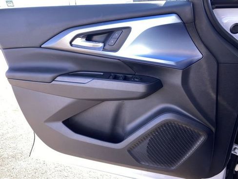 New 2026 Chevrolet Equinox EV LT FWD image 29