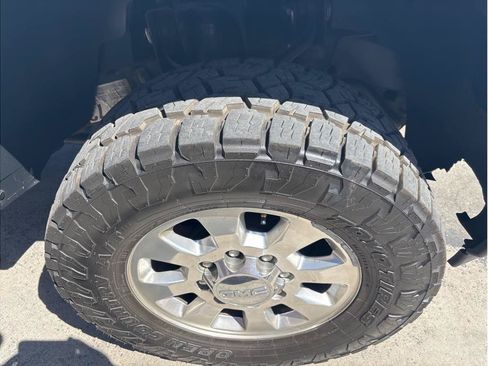Used 2012 GMC Sierra 2500 SLE w/ SLE Preferred Package AWD/4WD image 11