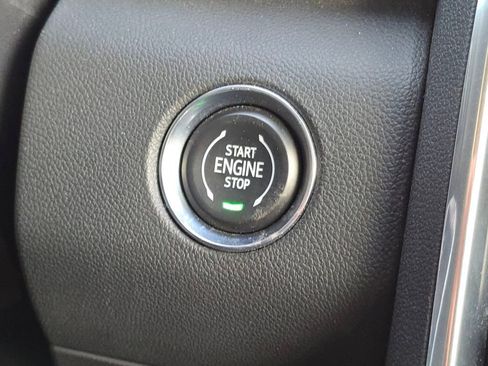 Used 2025 GMC Acadia Elevation image 25