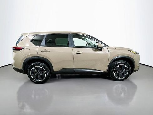 Used 2025 Nissan Rogue SV AWD/4WD image 8