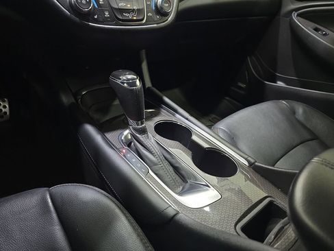 Used 2017 Chevrolet Malibu LT w/ Leather Package image 25