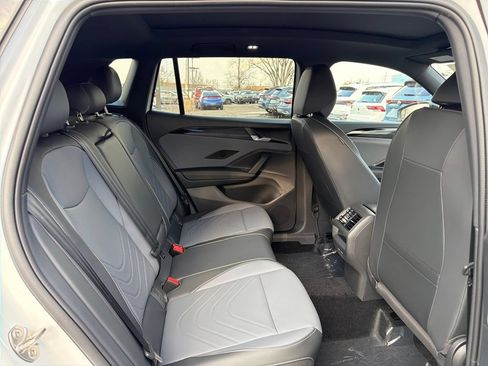 Used 2026 Volkswagen Tiguan SE R-Line AWD/4WD image 32