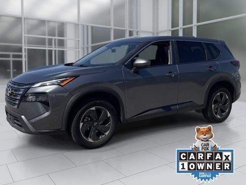 Certified 2025 Nissan Rogue SV AWD/4WD image 2