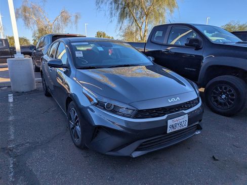 Used 2024 Kia Forte LXS image 3
