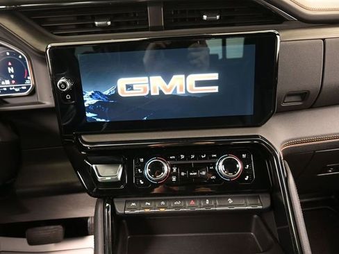Used 2023 GMC Sierra 1500 AT4 w/ Technology Package AWD/4WD image 10