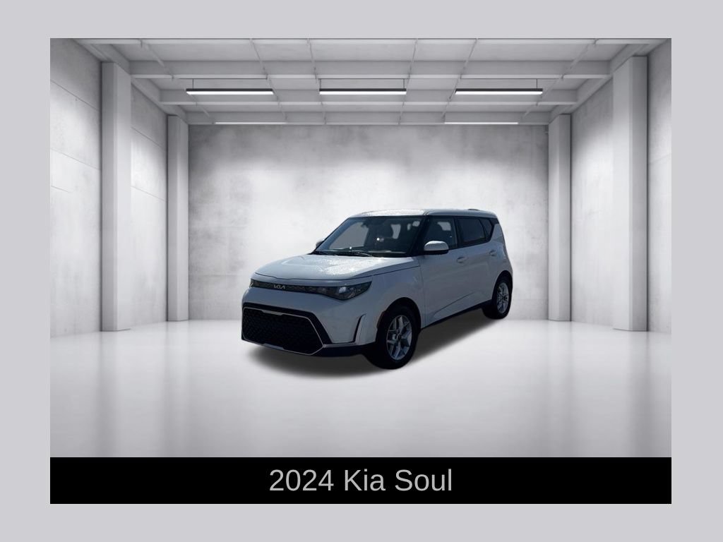 Used 2024 Kia Soul LX w/ Option Group 015 FWD image 1