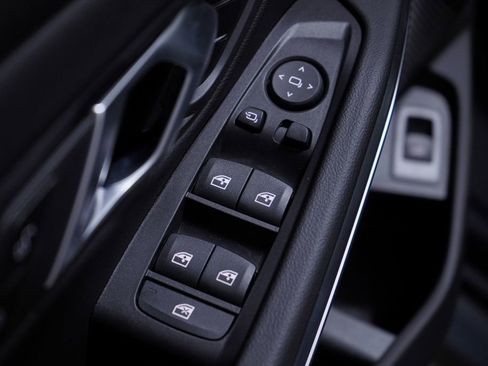 Used 2025 BMW 330i Sedan RWD image 11