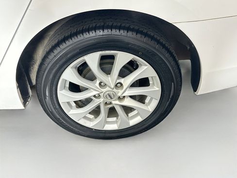 Used 2019 Nissan Sentra SV image 11