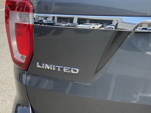 Used 2019 Ford Explorer Limited w/ Ford Safe & Smart Package AWD/4WD image 28