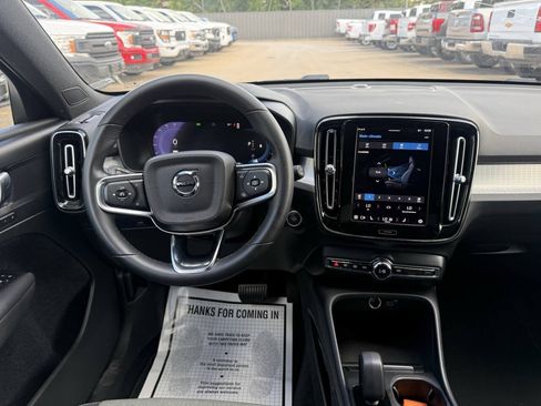 Used 2023 Volvo XC40 B5 Core AWD/4WD image 21