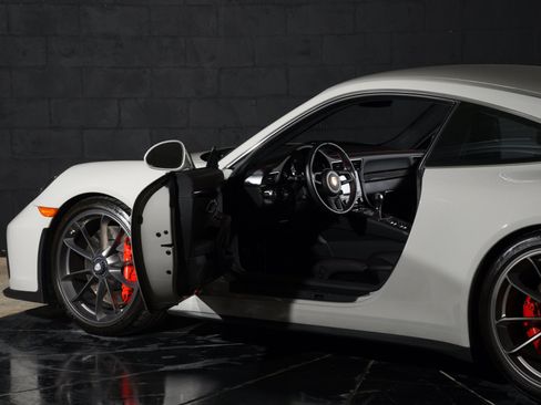 Used 2019 Porsche 911 GT3 RWD image 25