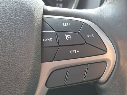 Used 2019 Jeep Grand Cherokee Altitude image 14