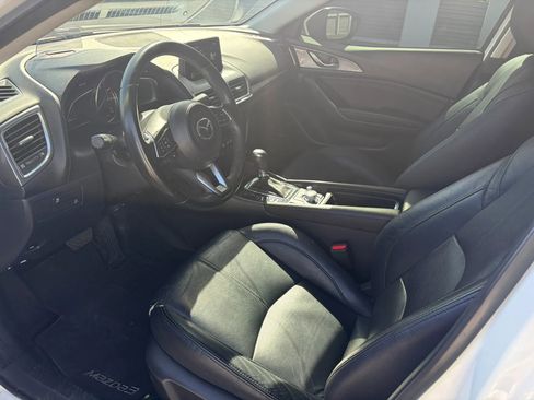Used 2018 MAZDA MAZDA3 Grand Touring FWD image 11