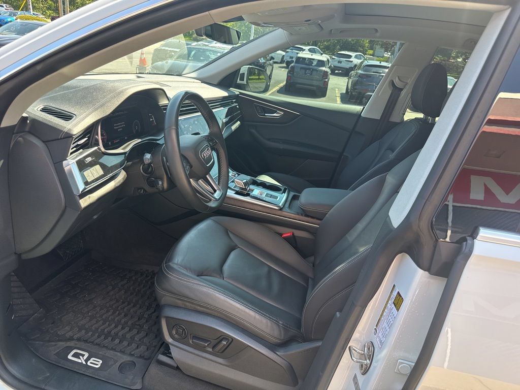 Used 2023 Audi Q8 Premium w/ Convenience Package AWD/4WD image 27