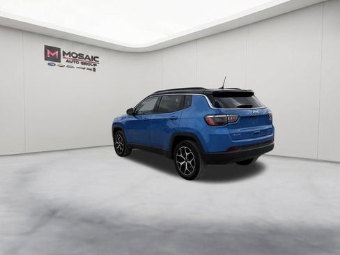 Used 2025 Jeep Compass Limited AWD/4WD image 7