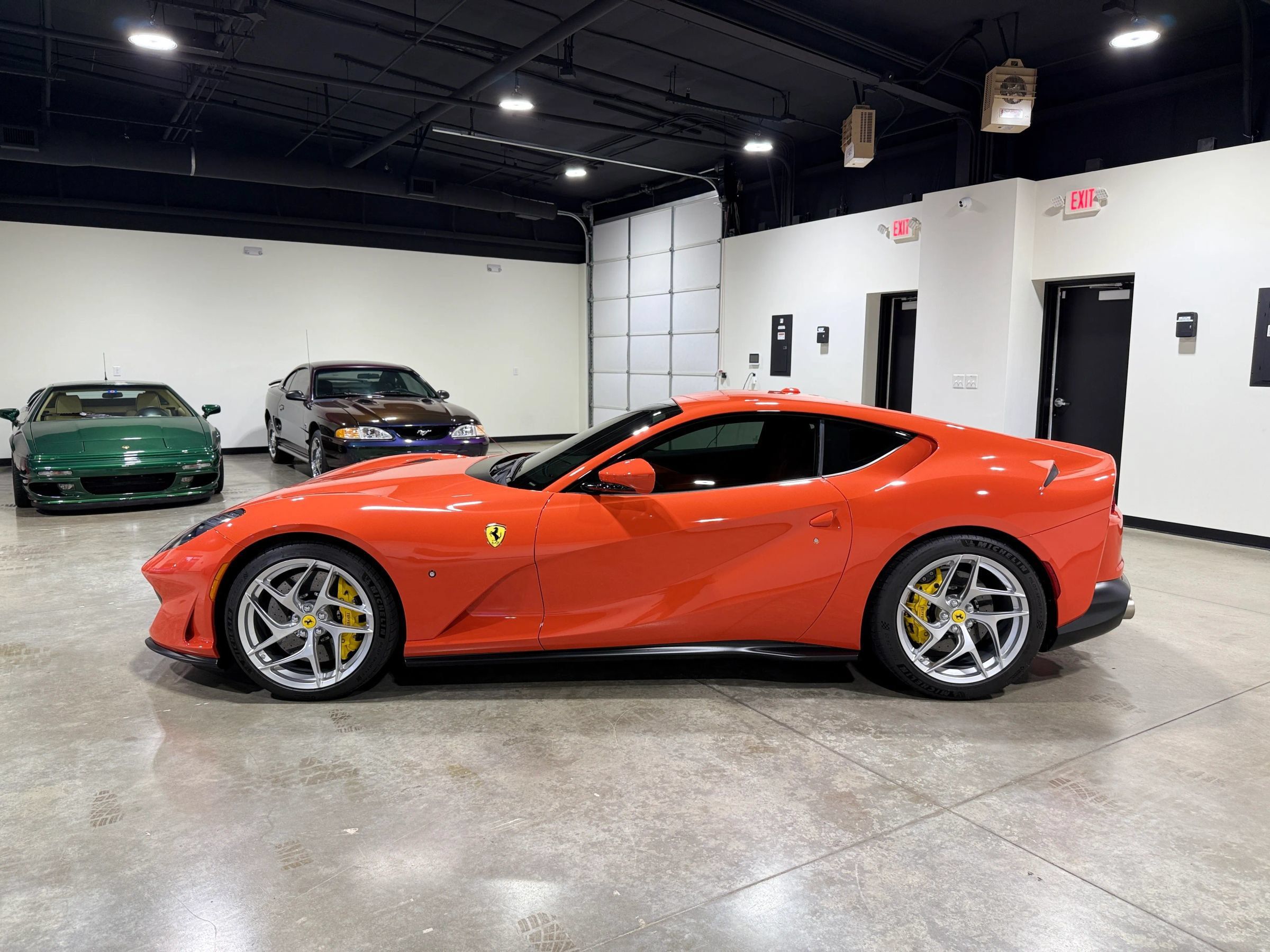 Used 2020 Ferrari 812 Superfast RWD image 10