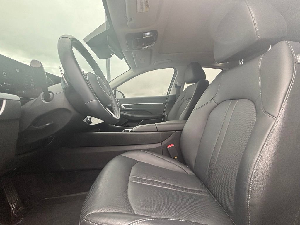 Used 2025 Hyundai Sonata Limited FWD image 30
