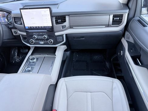 Used 2024 Ford Expedition Max Limited image 61