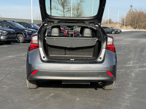 Used 2022 Toyota Prius XLE image 8
