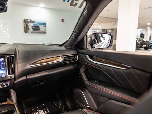 Used 2019 Maserati Levante S GranSport image 41