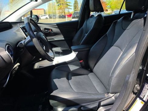 Used 2016 Toyota Prius Three Touring FWD image 9