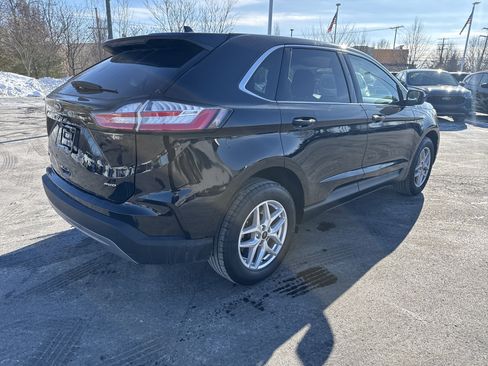 Used 2024 Ford Edge SEL w/ Convenience Package image 9